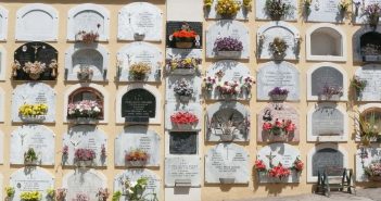 Bestattungen: In Hamburg muss alles in die Urne