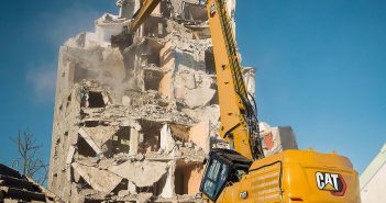 Bagger: Die Größe tut da keinen Abbruch
